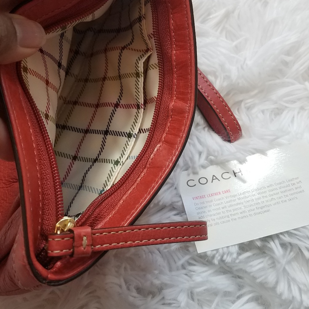 Vintage Coach wristlet - Picture 4 of 7